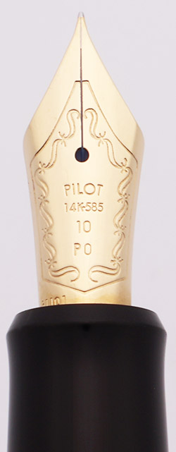 Pilot Namiki Custom 742 Fountain Pen (2001) - Black w/Gold Trim, C